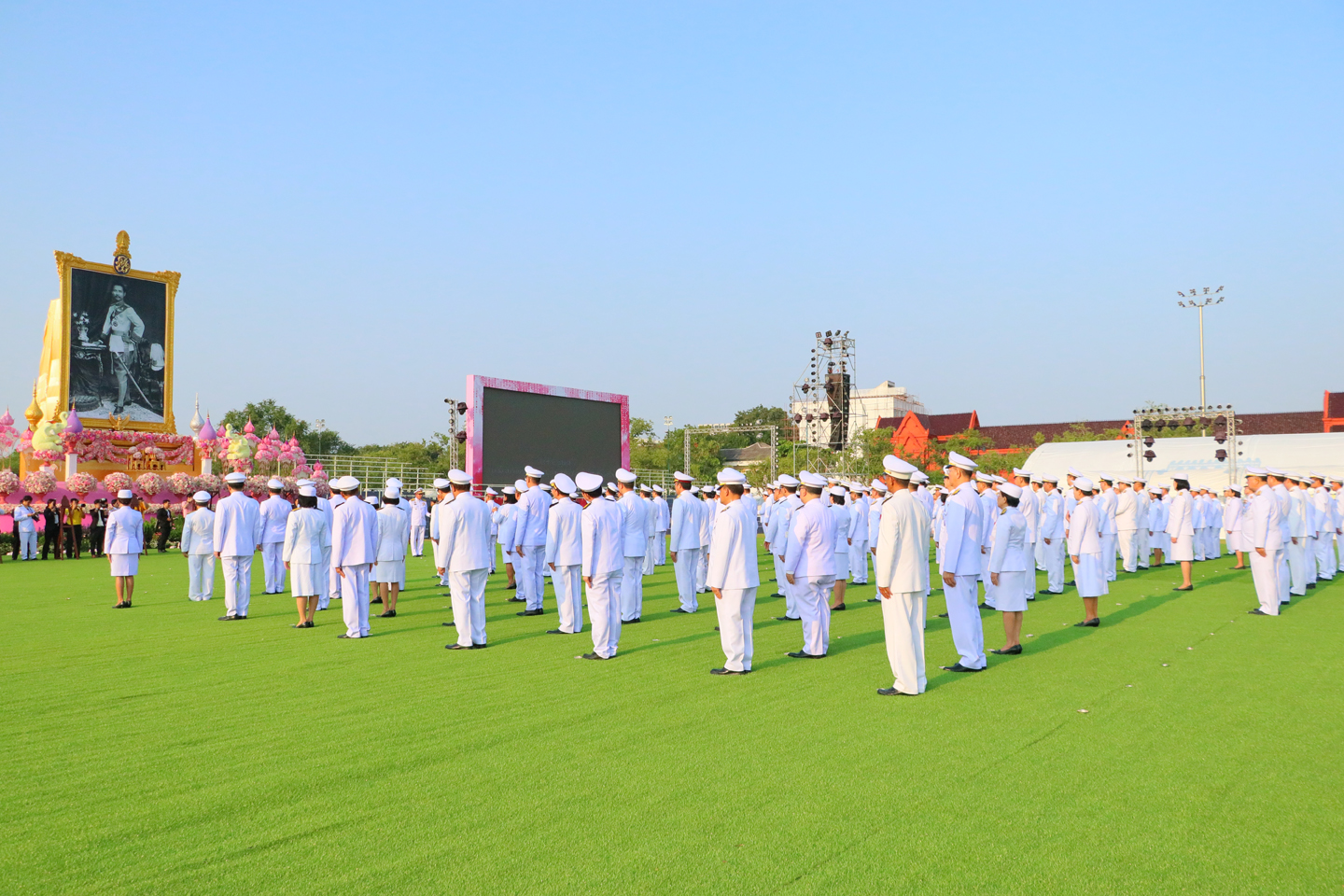 ​​พิธีวางพวงมาลาและถวายบังคมวันปิยมหาราช